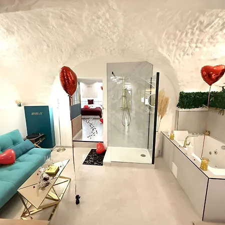 Love Room Climatisee, Spa Et Piece Secrete Διαμέρισμα *