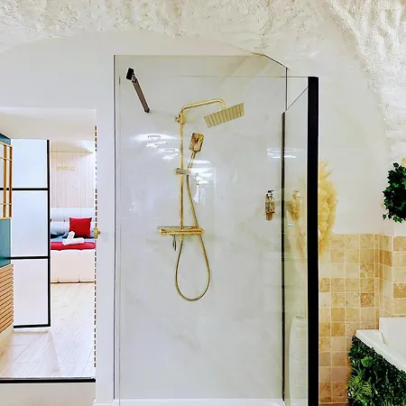 Climatisee, Et Piece Secrete